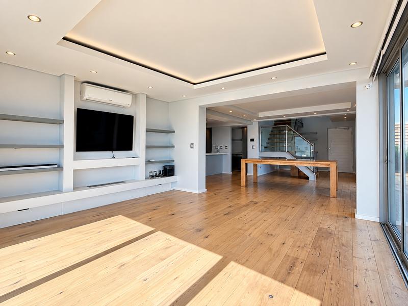 3 Bedroom Property for Sale in Sea Point Western Cape